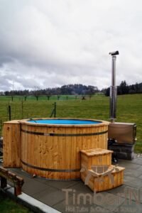Round outdoor garden hot tub with polypropylene liner (2)