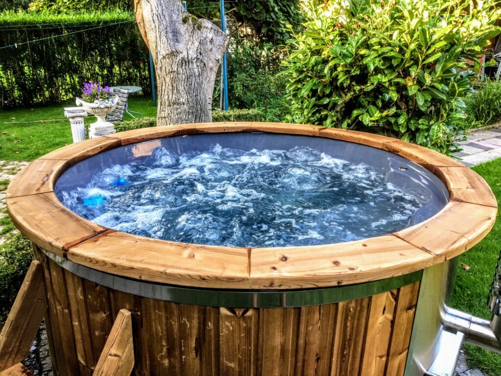 Hydrotherapy wooden hot tubs