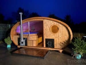 Outdoor oval sauna with an integrated hot tub (33)