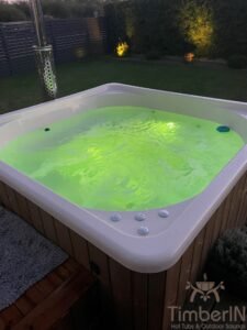 2.2 x 2.2 m square hot tub (1)